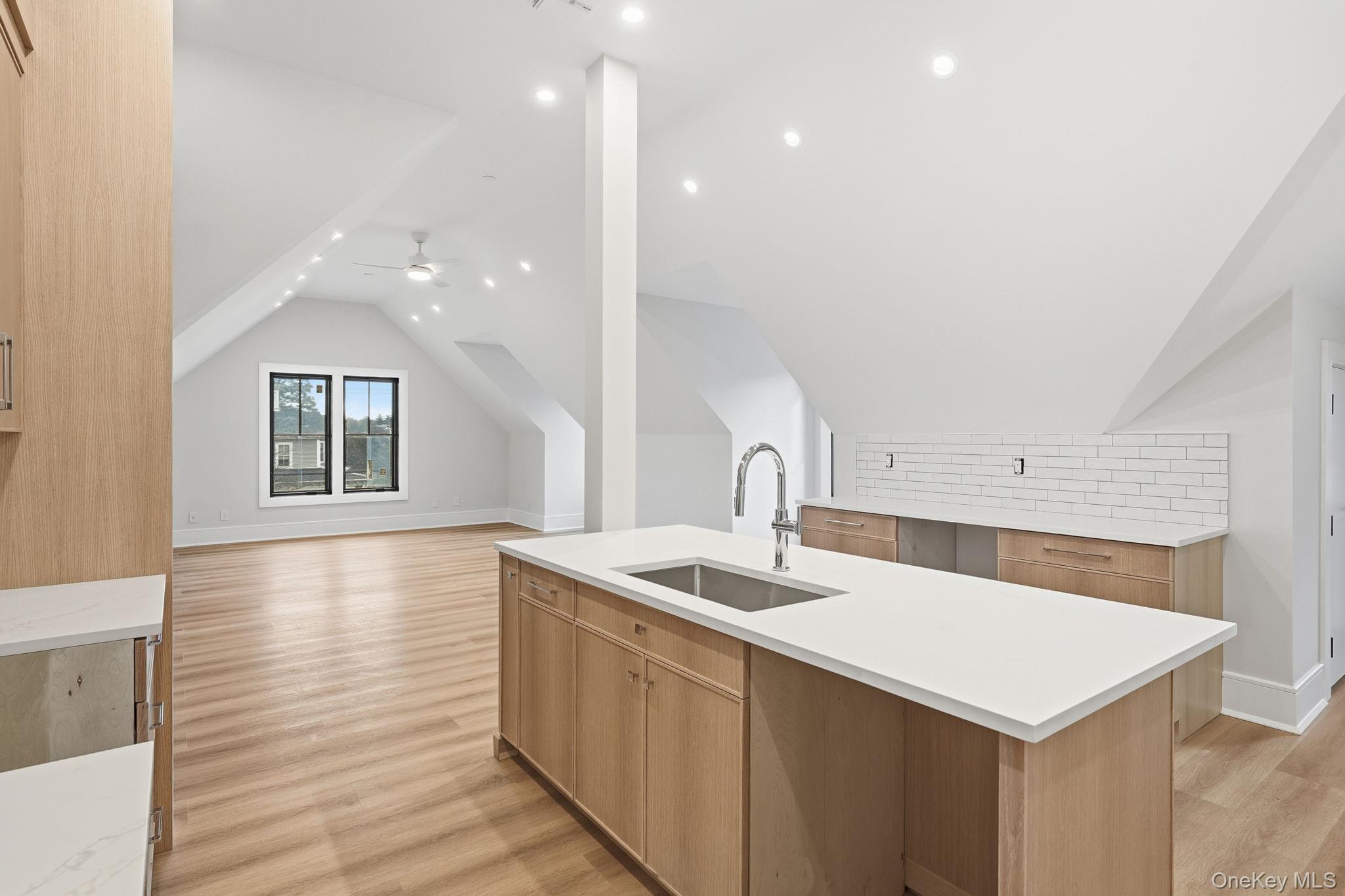 #4 photo, 34 Clinton Avenue, Dobbs Ferry , NY 10522