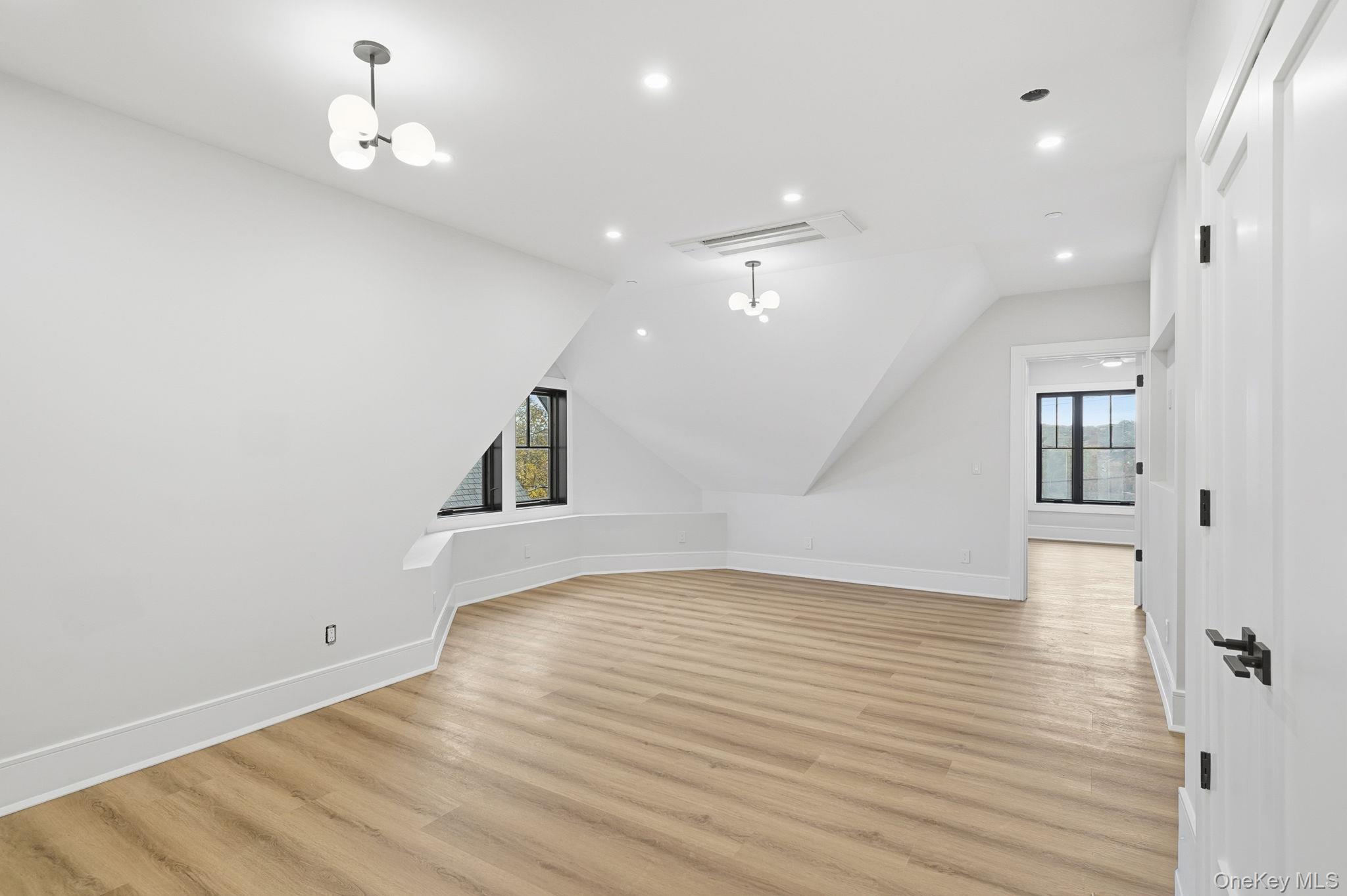 #4 photo, 34 Clinton Avenue, Dobbs Ferry , NY 10522