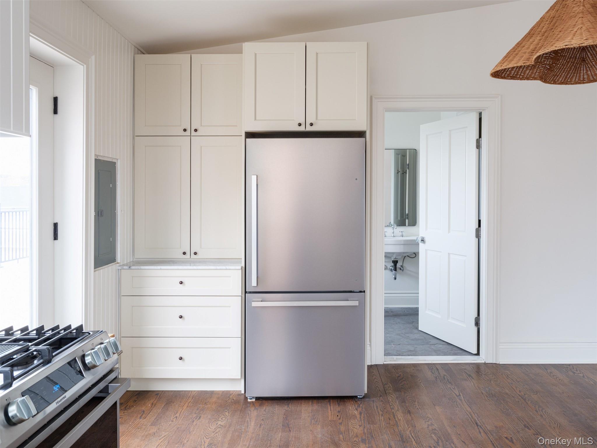 #8 photo, 702-704 Columbia Street, Hudson , NY 12534