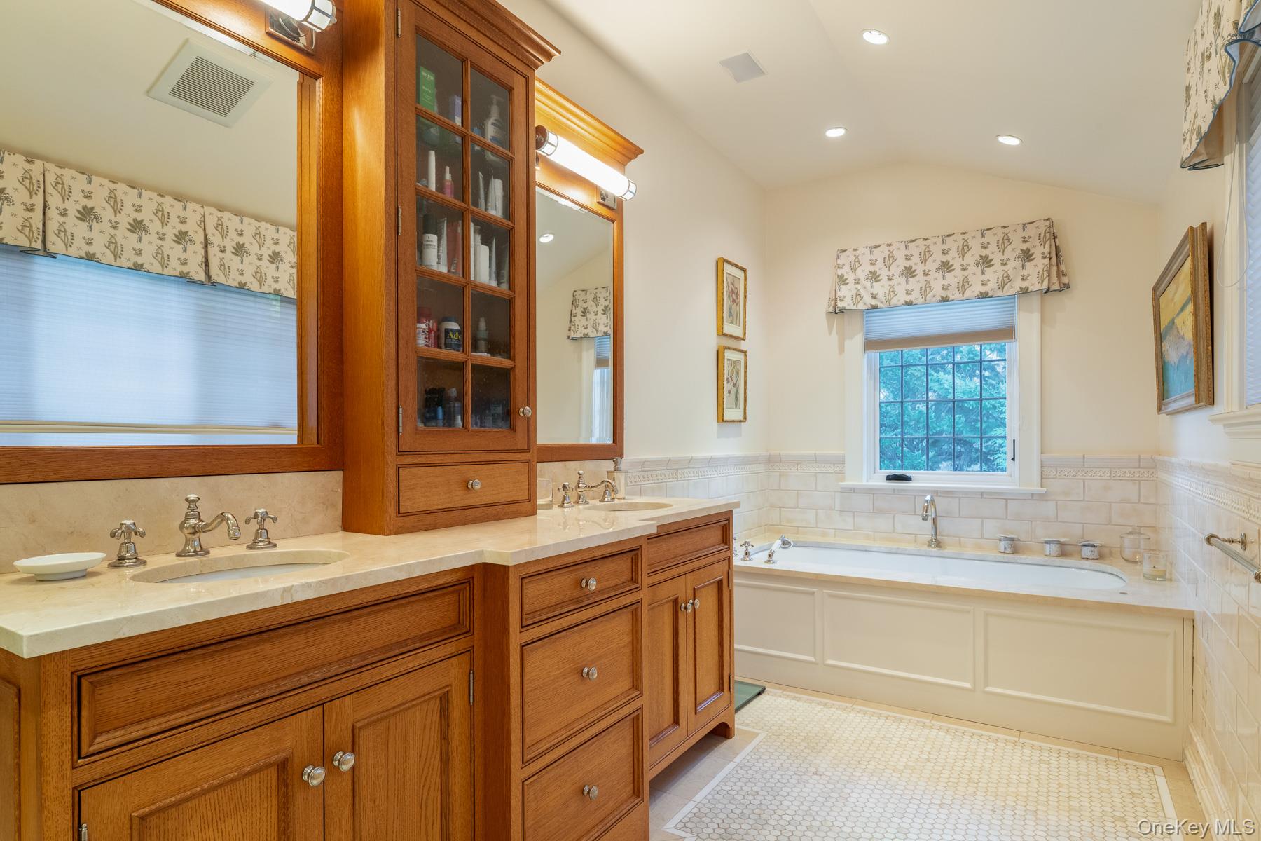 #20 photo, 24 Homesdale Road, Bronxville , NY 10708