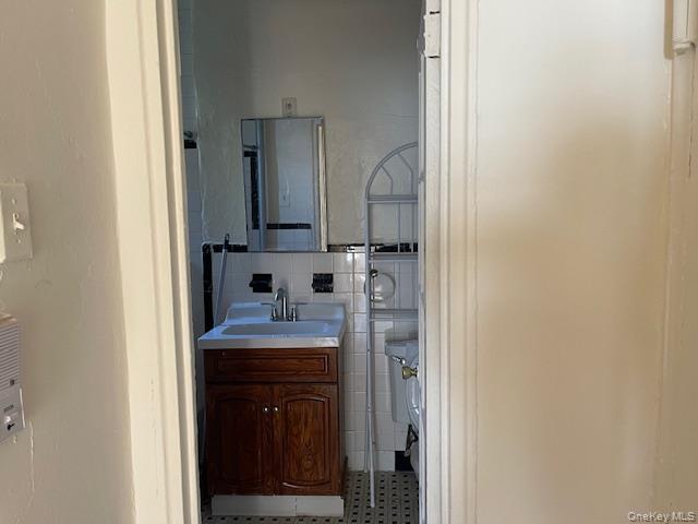 #7 photo, 689 & 693 Beck Street, Bronx , NY 10455