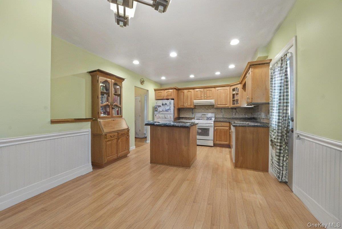 #6 photo, 11 Woodbine Street, Yonkers , NY 10704