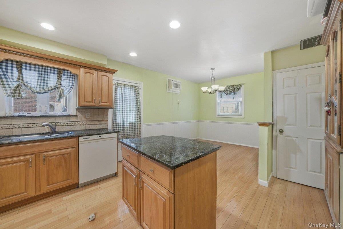 #8 photo, 11 Woodbine Street, Yonkers , NY 10704