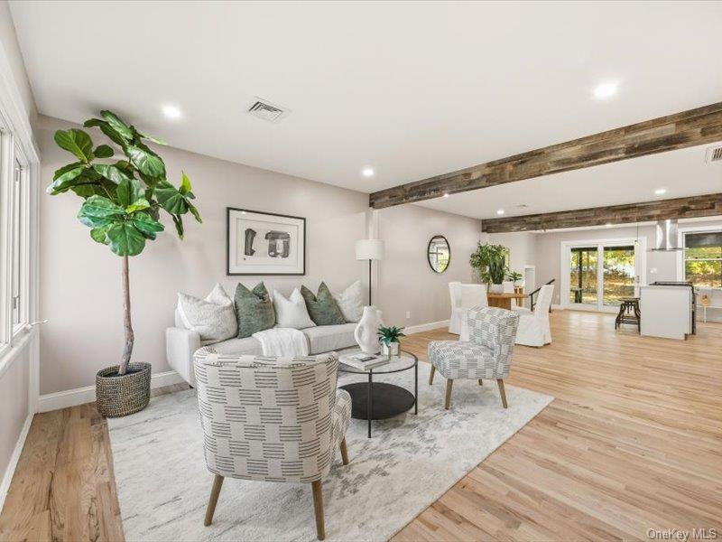 #10 photo, 6 Winnetou Road, White Plains , NY 10603