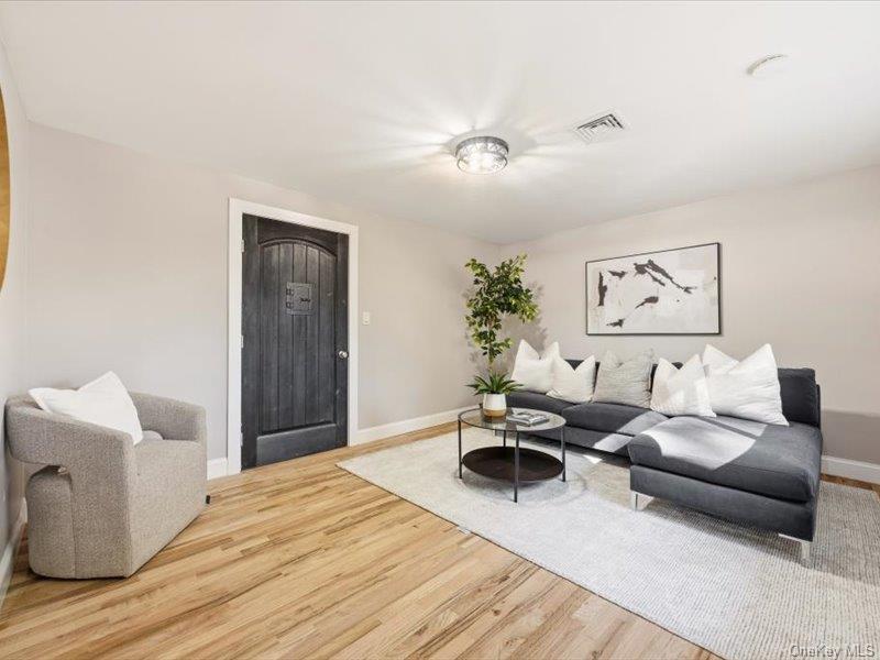 #17 photo, 6 Winnetou Road, White Plains , NY 10603