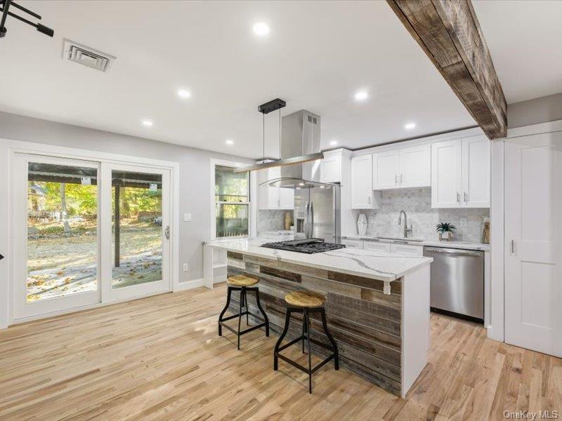 #3 photo, 6 Winnetou Road, White Plains , NY 10603