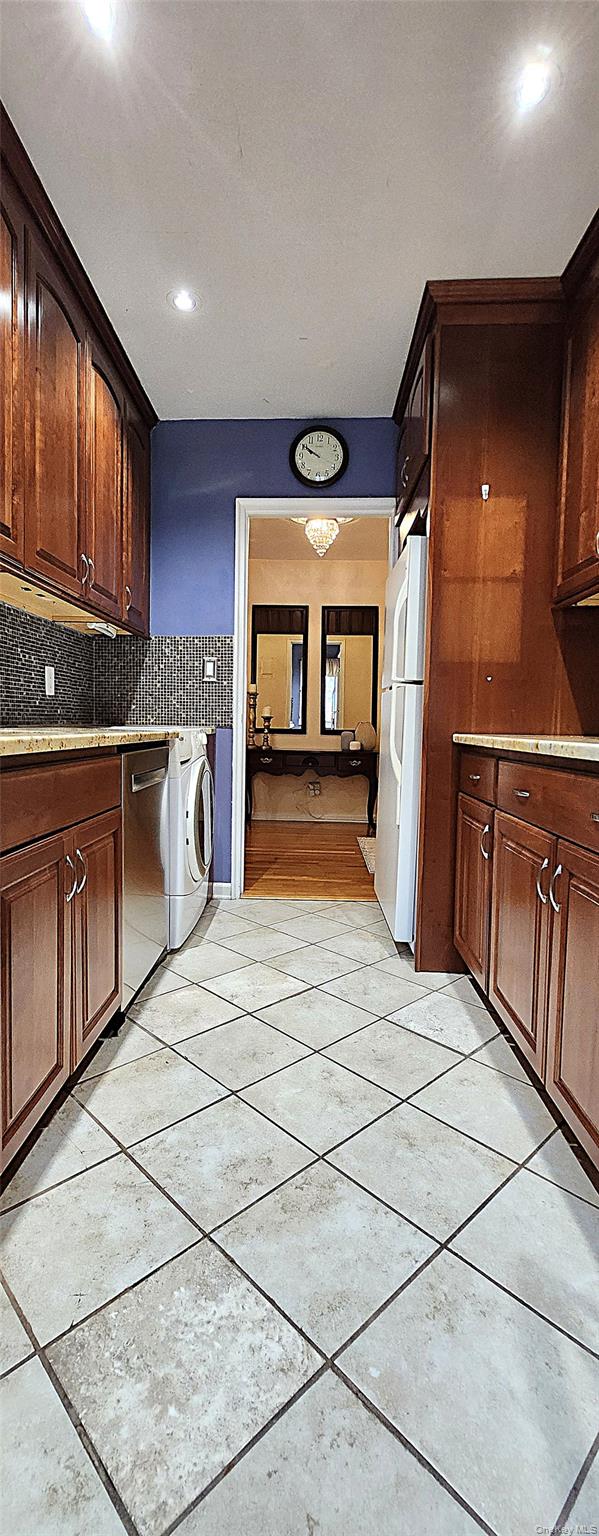 #16 photo, 54 Lawrence Drive, White Plains , NY 10603