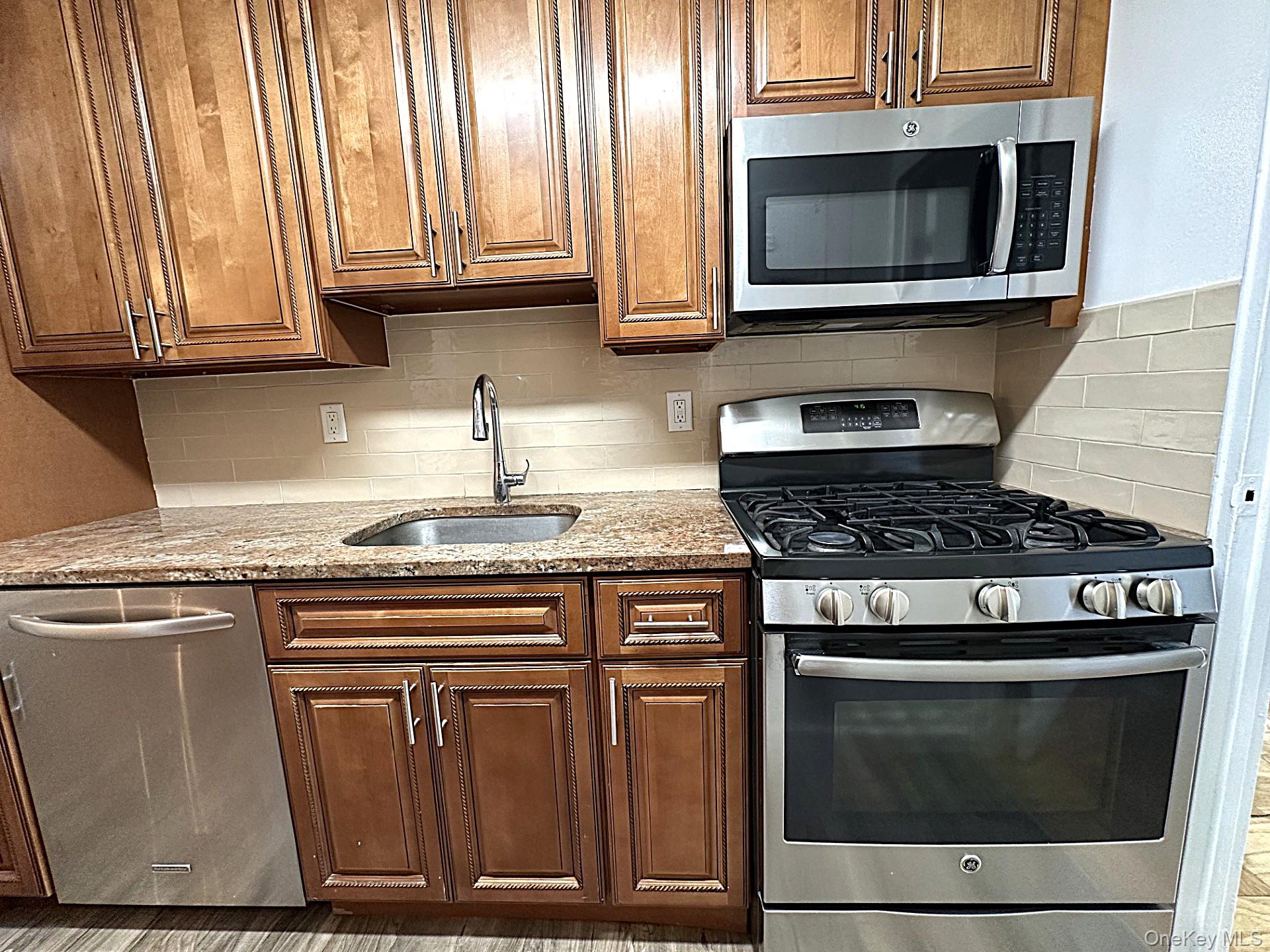 #4 photo, 1085 Warburton Avenue, Yonkers , NY 10701