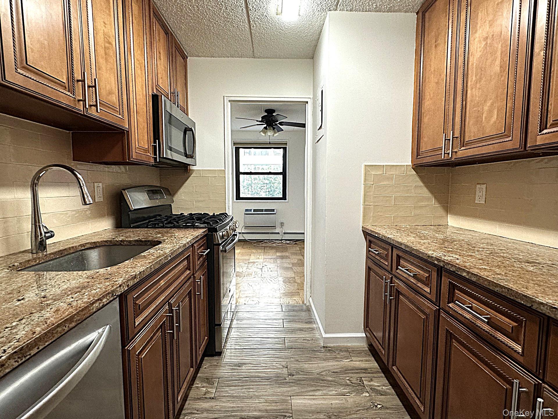 #6 photo, 1085 Warburton Avenue, Yonkers , NY 10701