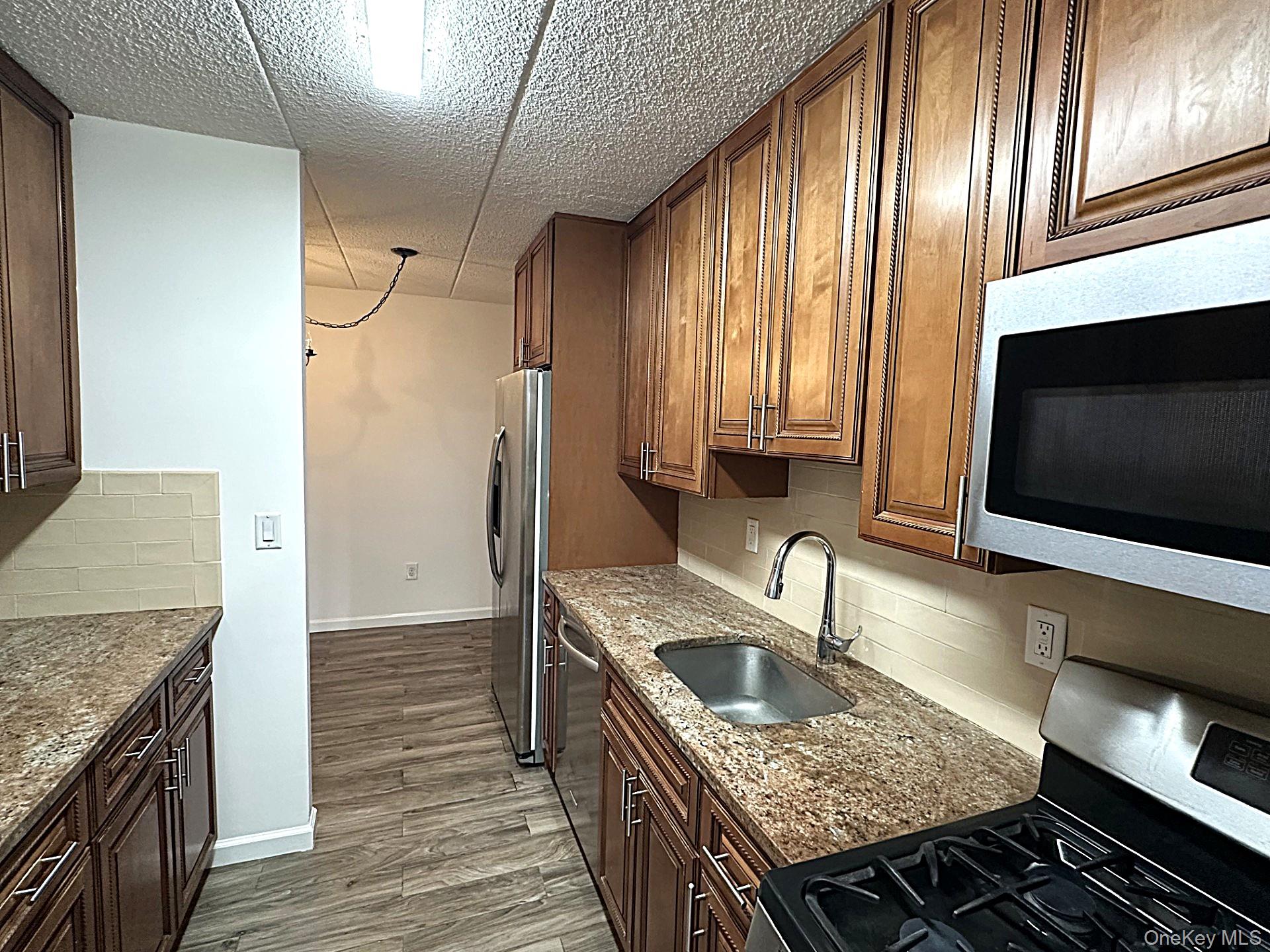 #7 photo, 1085 Warburton Avenue, Yonkers , NY 10701