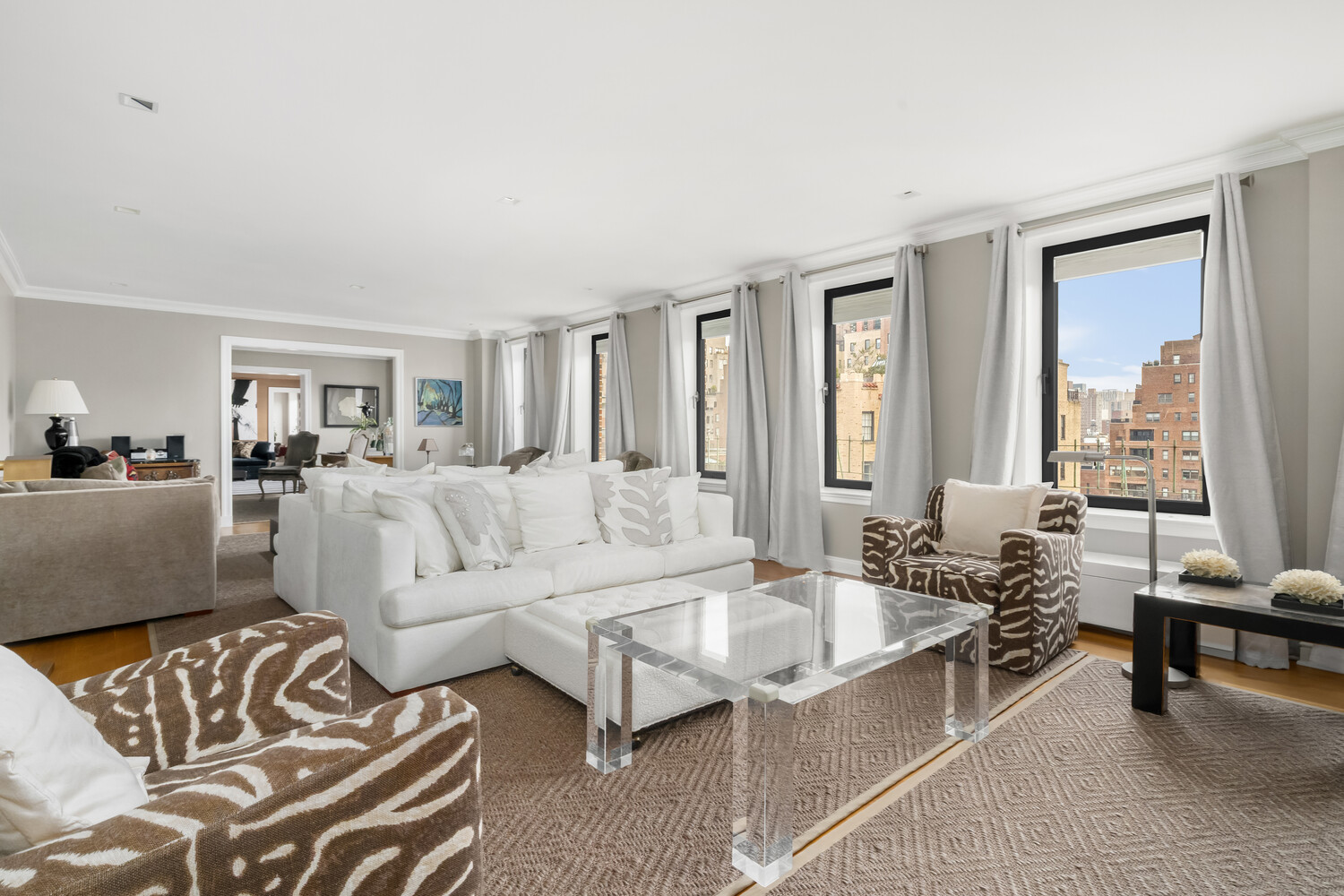 #4 photo, 15 E 69TH Street, Lenox Hill , NY 10021