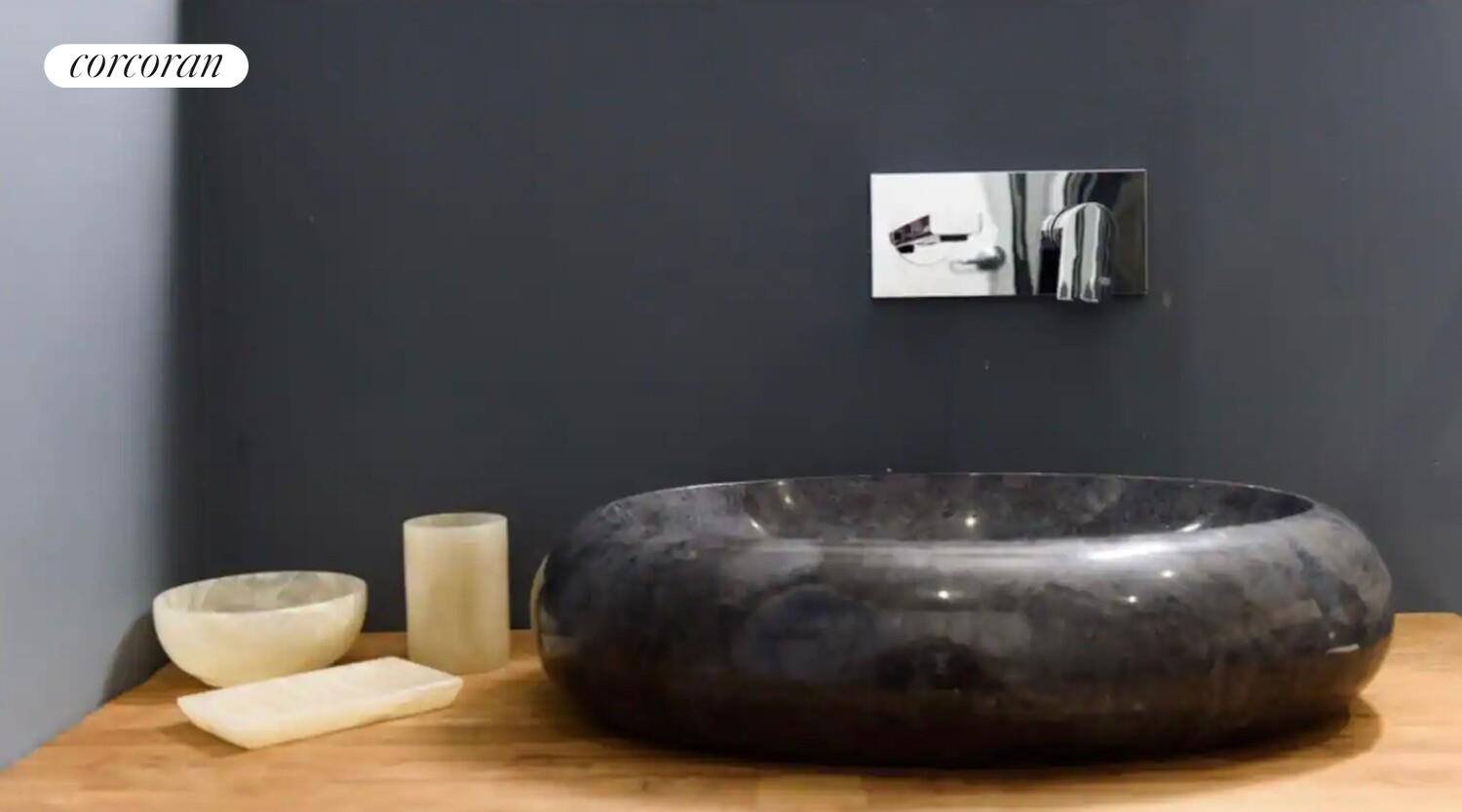 #16 photo, New York City, SoHo , NY 10012