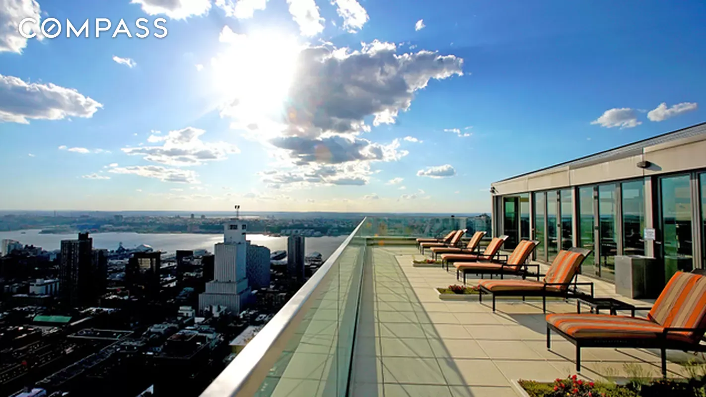 #14 photo, 322 W 57th Street, Hell's Kitchen , NY 10019