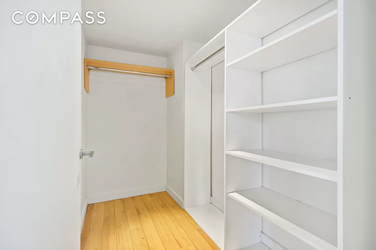 #7 photo, 322 W 57th Street, Hell's Kitchen , NY 10019