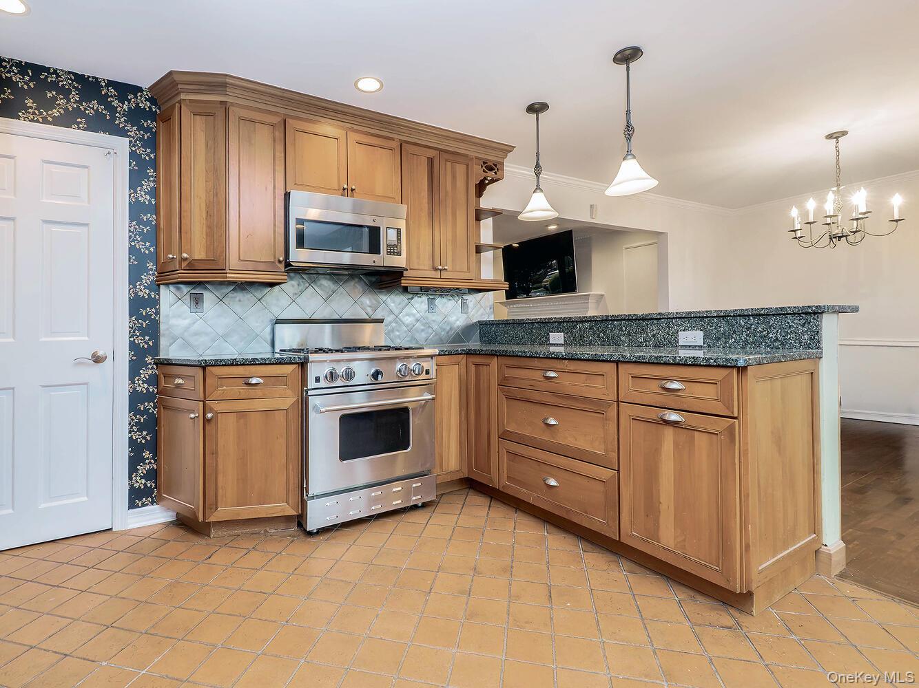 #11 photo, 41 S 4th Street, Locust Valley , NY 11560