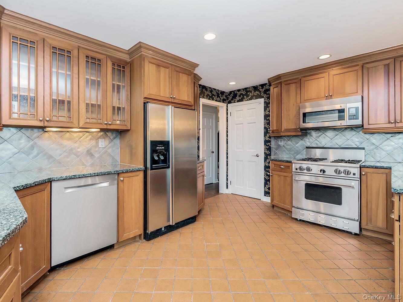 #12 photo, 41 S 4th Street, Locust Valley , NY 11560