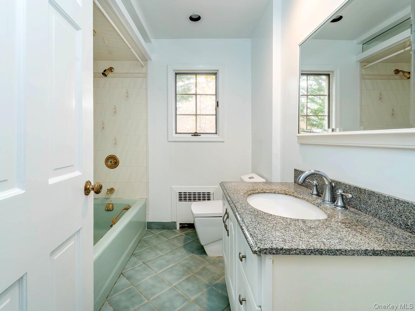 #17 photo, 41 S 4th Street, Locust Valley , NY 11560