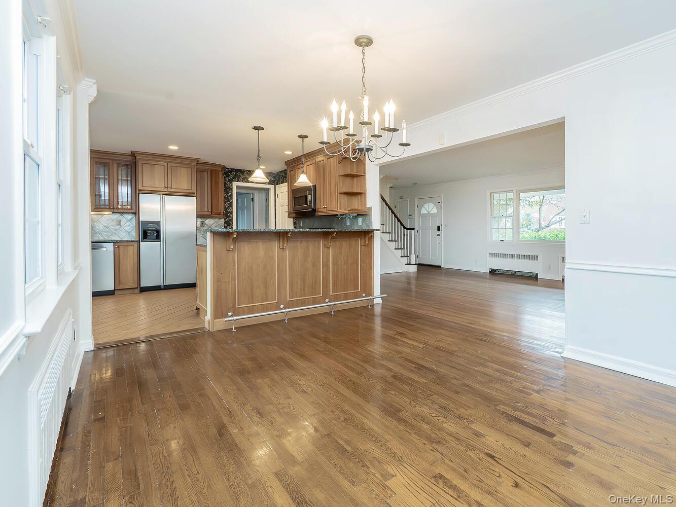 #6 photo, 41 S 4th Street, Locust Valley , NY 11560