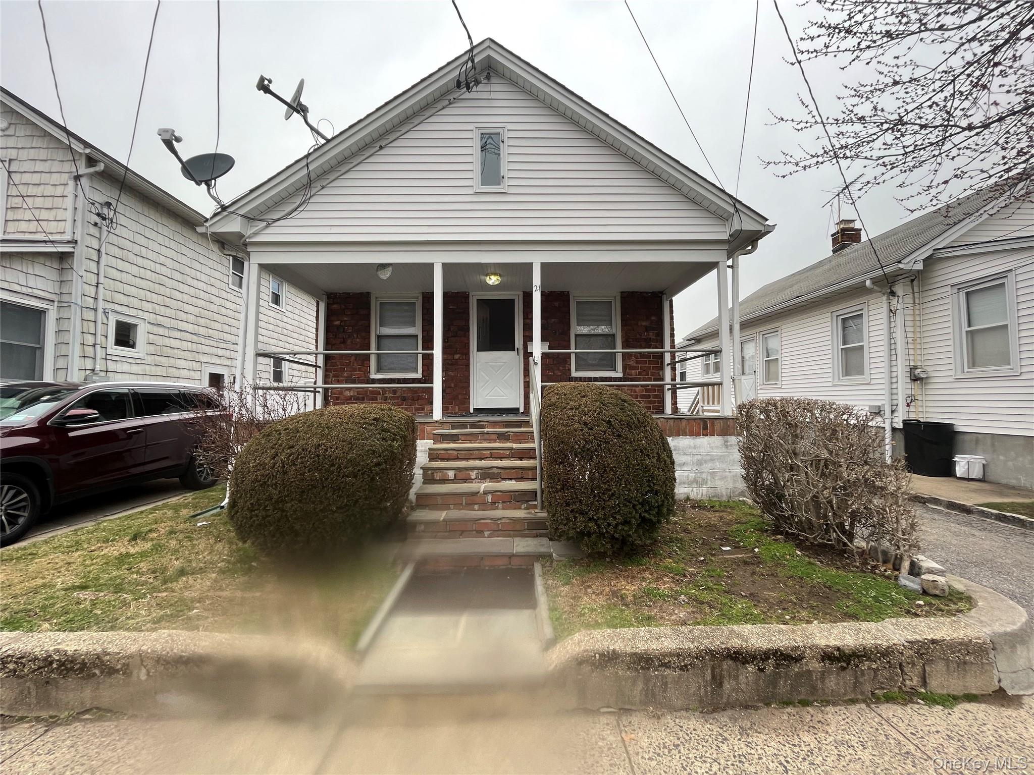 #2 photo, 21 Beechwood Avenue, Port Washington , NY 11050