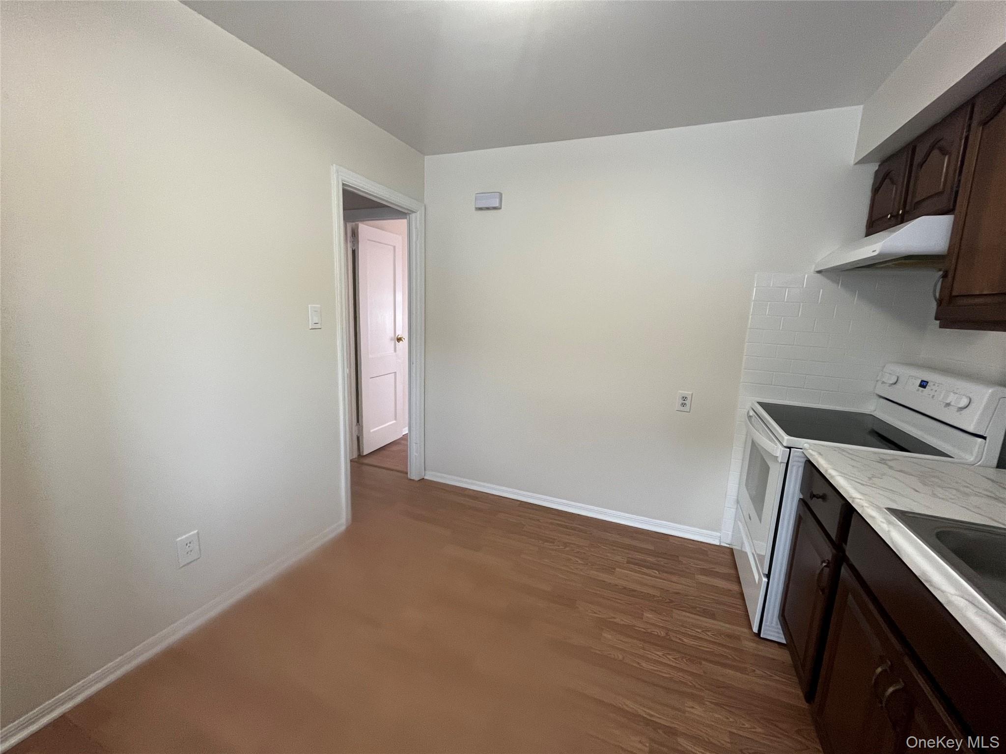 #6 photo, 21 Beechwood Avenue, Port Washington , NY 11050