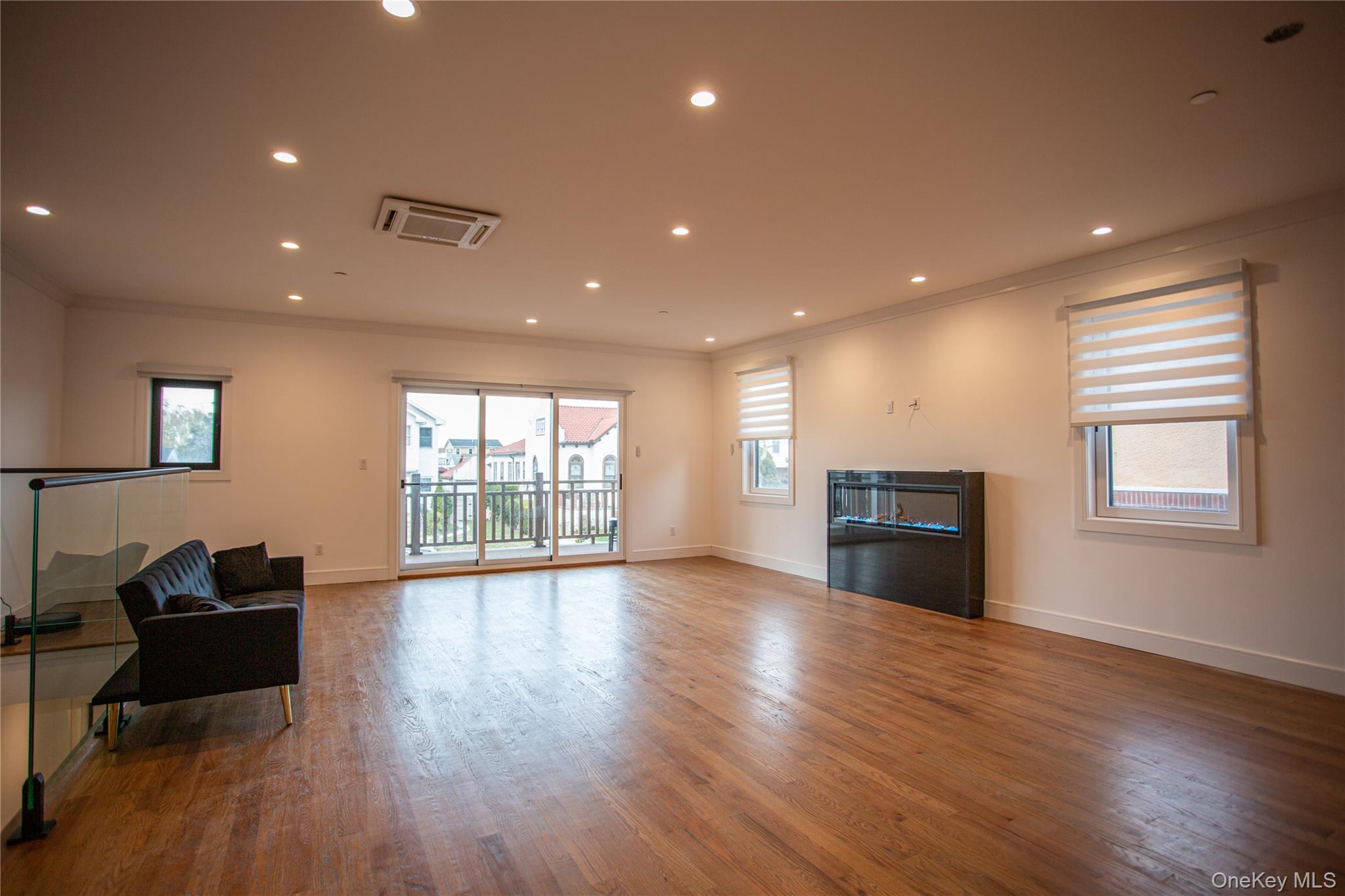 #9 photo, 622 W Penn Street, Long Beach , NY 11561