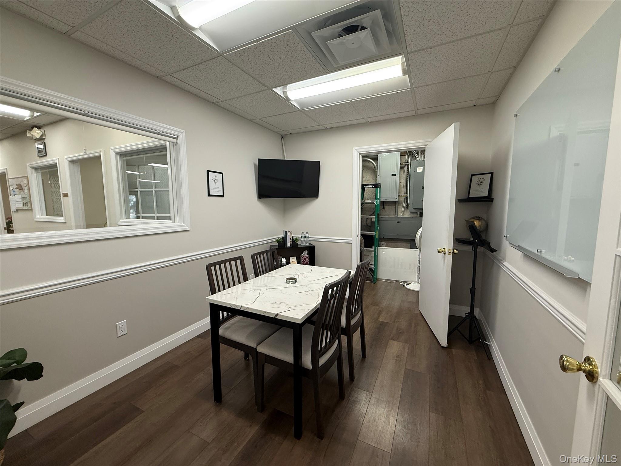 #4 photo, 996 W Jericho Turnpike, Smithtown , NY 11787