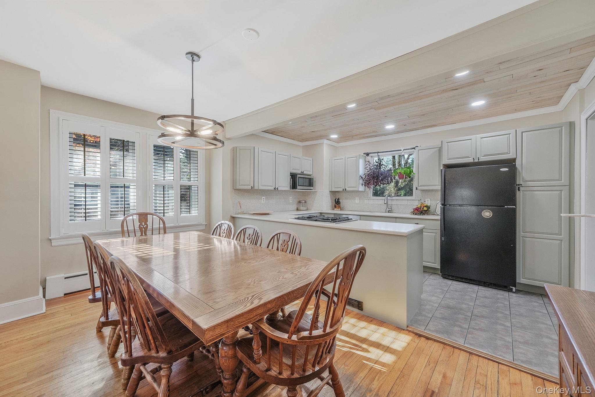 #10 photo, 120 Sayville Boulevard, Sayville , NY 11782