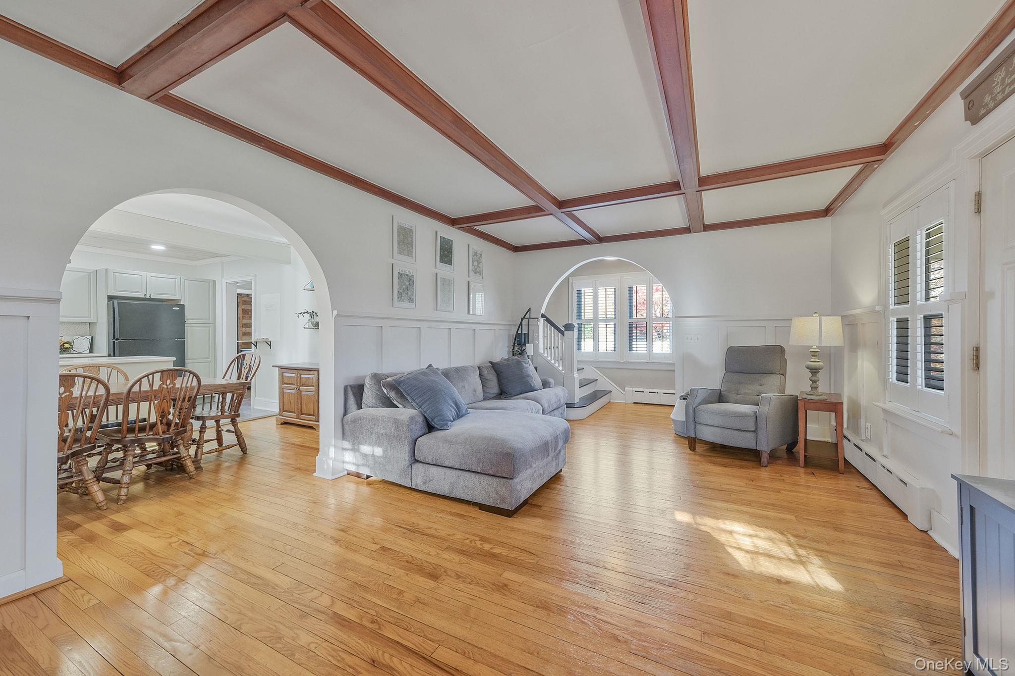 #8 photo, 120 Sayville Boulevard, Sayville , NY 11782