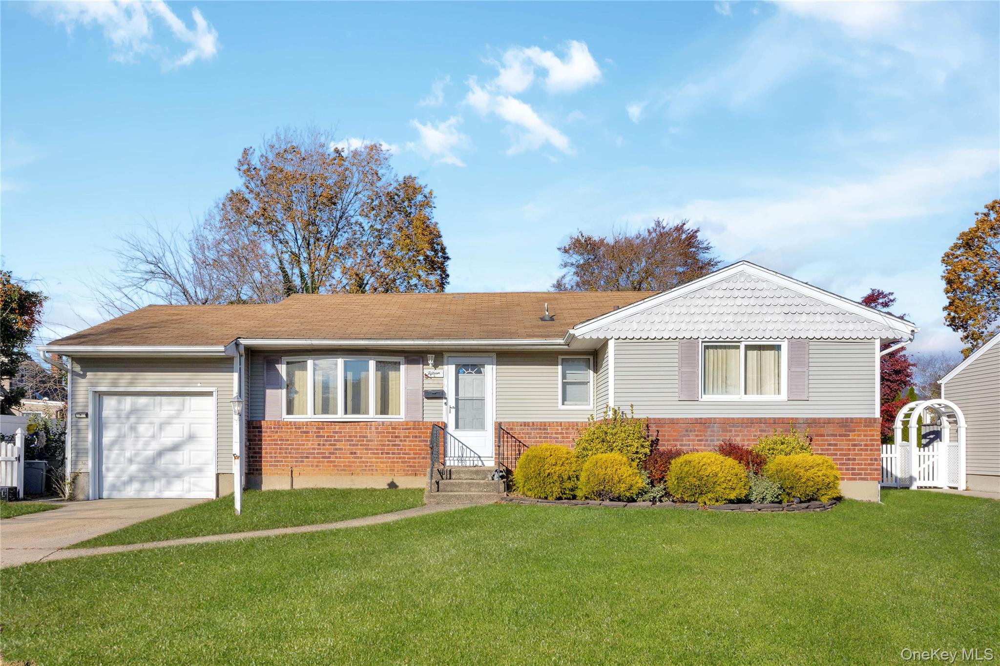 #1 photo, 15 2nd Avenue, Farmingdale , NY 11735