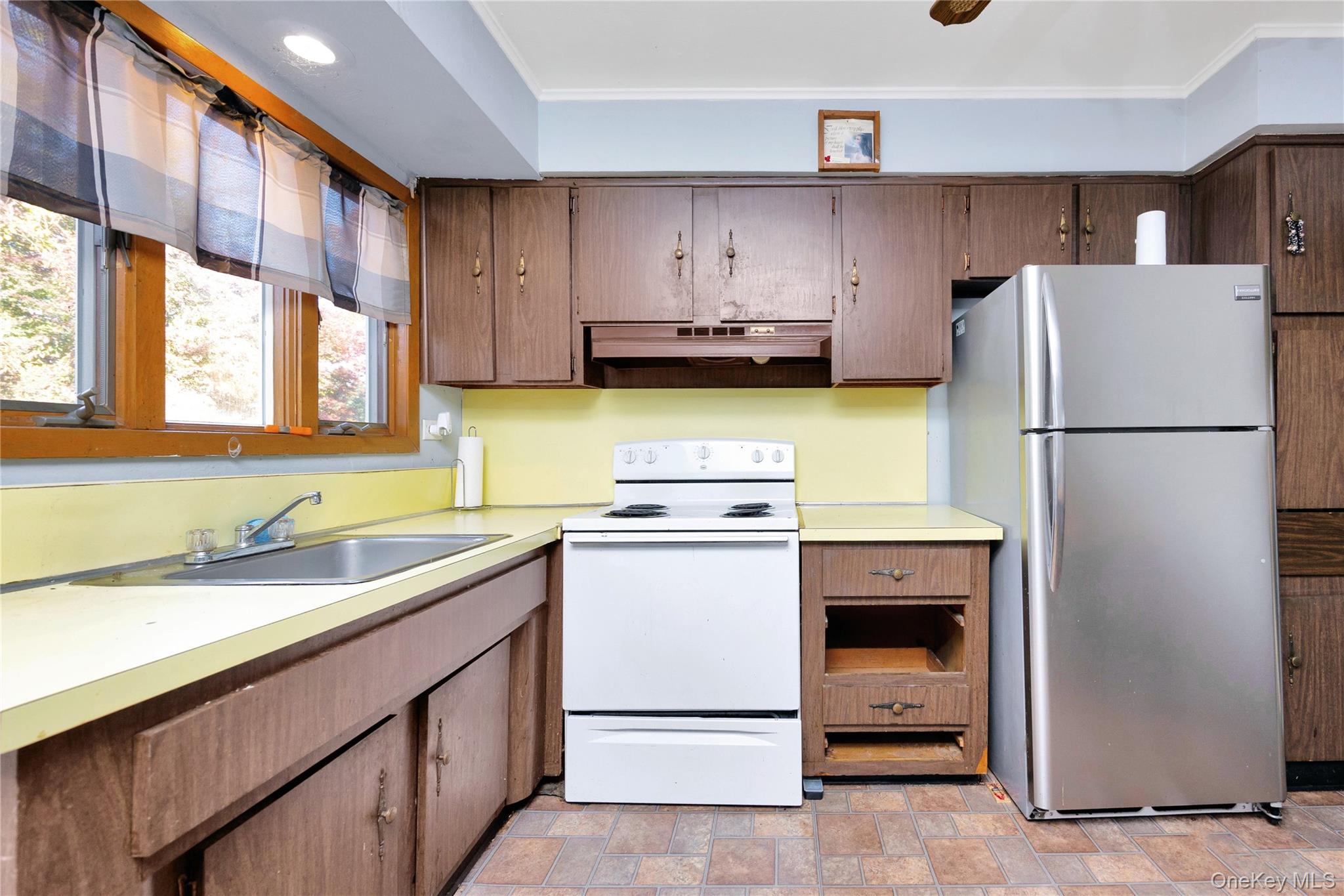 #11 photo, 15 2nd Avenue, Farmingdale , NY 11735