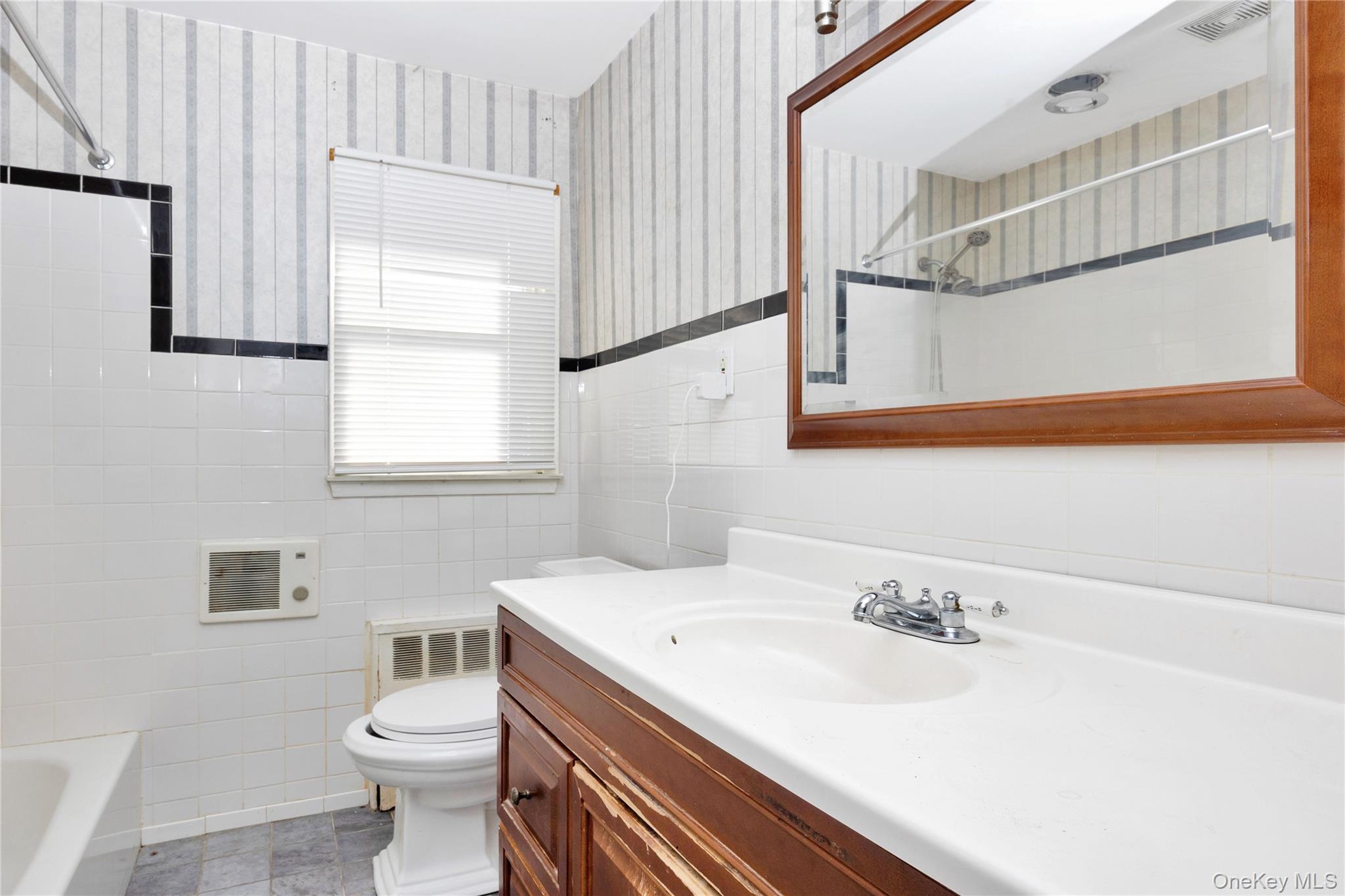 #15 photo, 15 2nd Avenue, Farmingdale , NY 11735