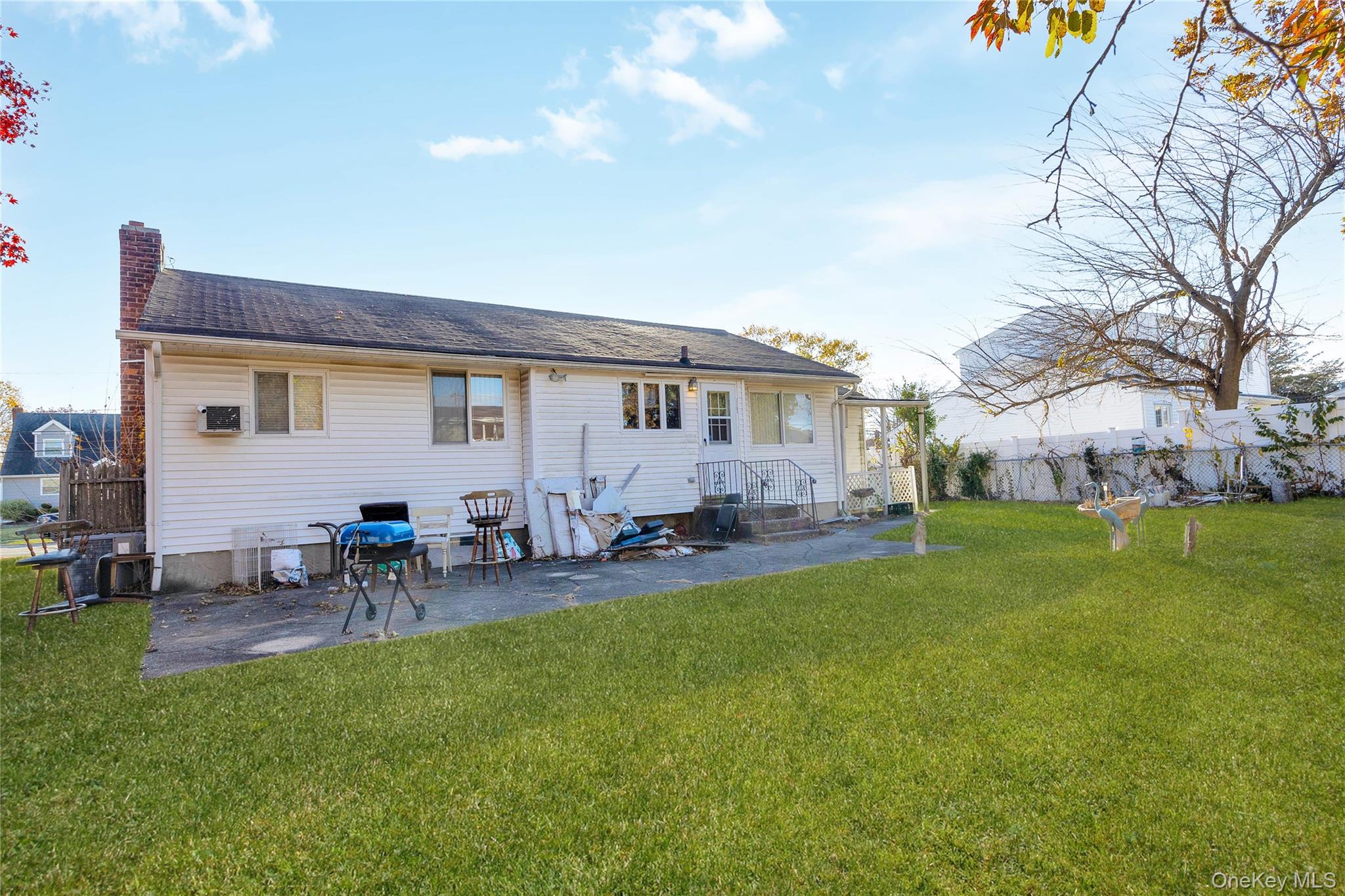 #19 photo, 15 2nd Avenue, Farmingdale , NY 11735