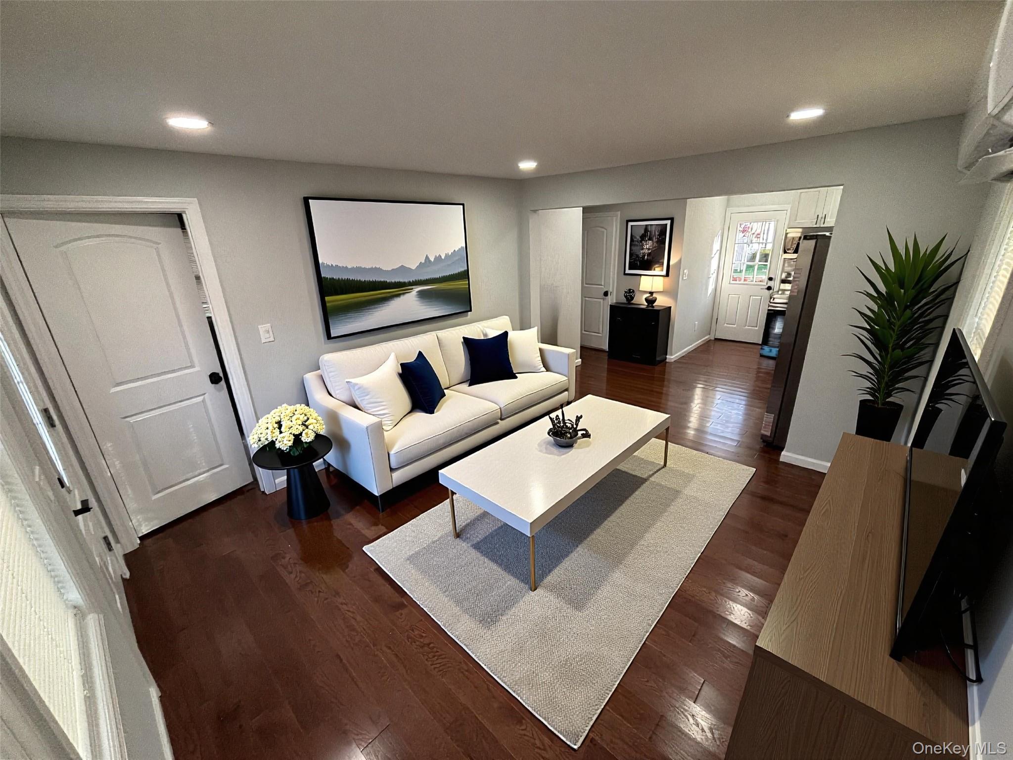 #10 photo, 33 Broadway Street, Shirley , NY 11967