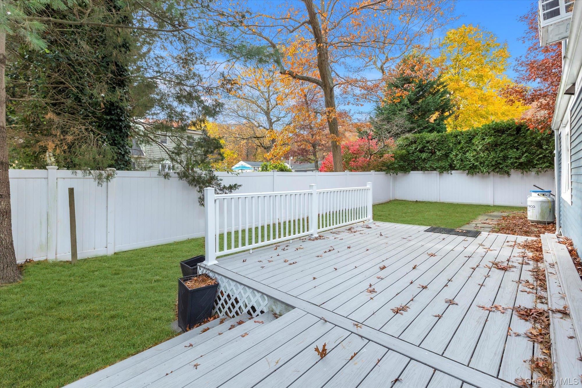 #19 photo, 16 Piermont Court, Melville , NY 11747