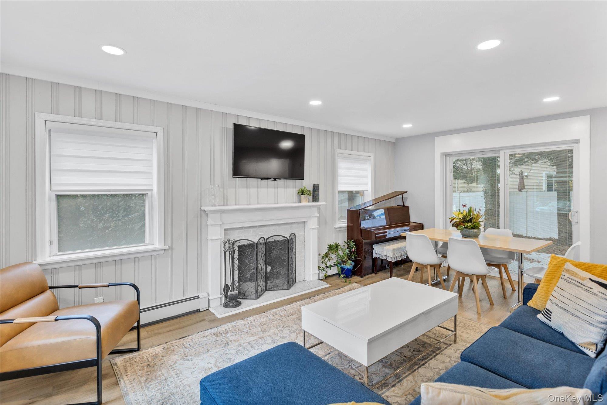 #4 photo, 16 Piermont Court, Melville , NY 11747