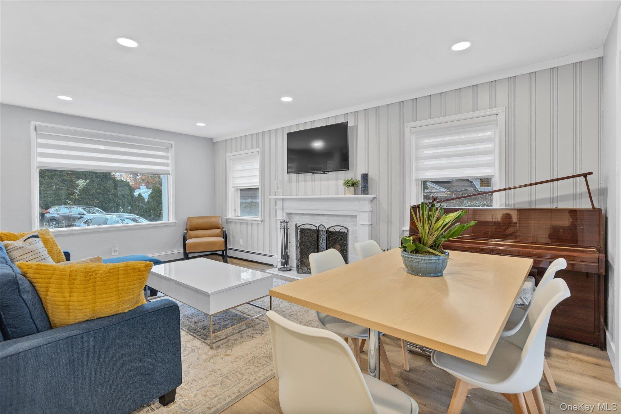 #5 photo, 16 Piermont Court, Melville , NY 11747