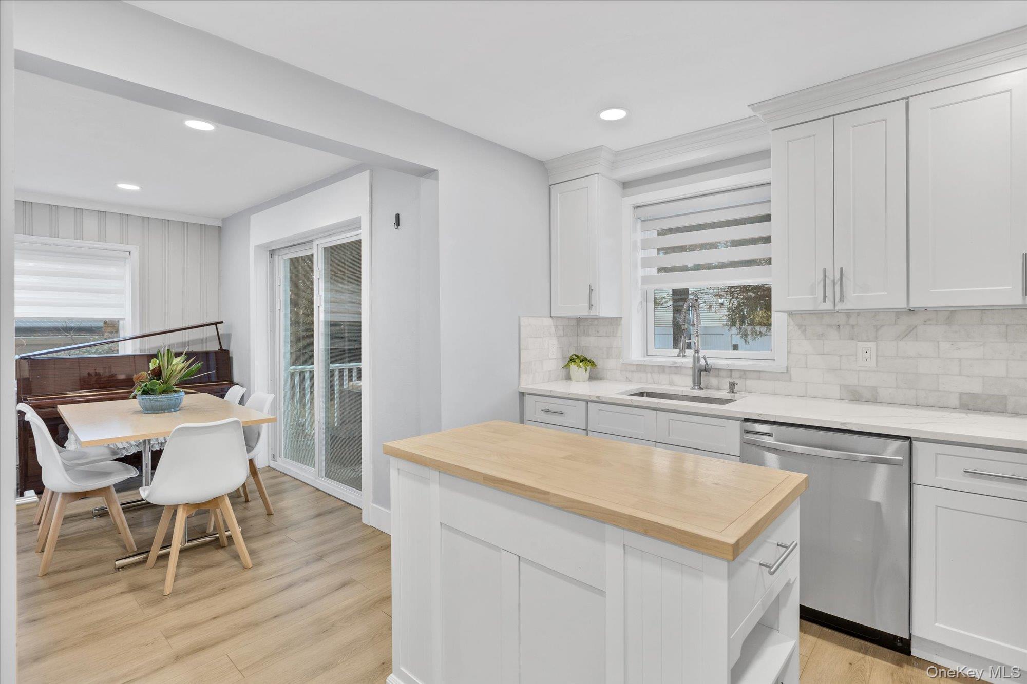 #7 photo, 16 Piermont Court, Melville , NY 11747