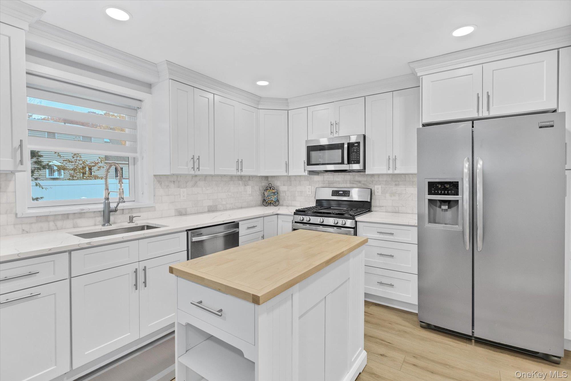 #8 photo, 16 Piermont Court, Melville , NY 11747