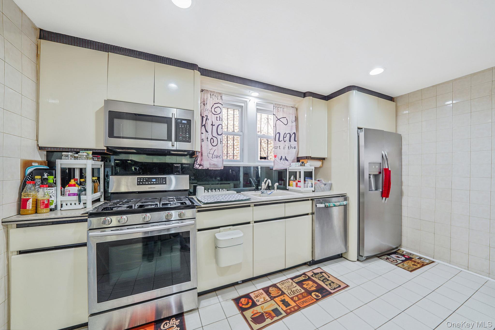 #10 photo, 18832 114th Drive, Saint Albans , NY 11412