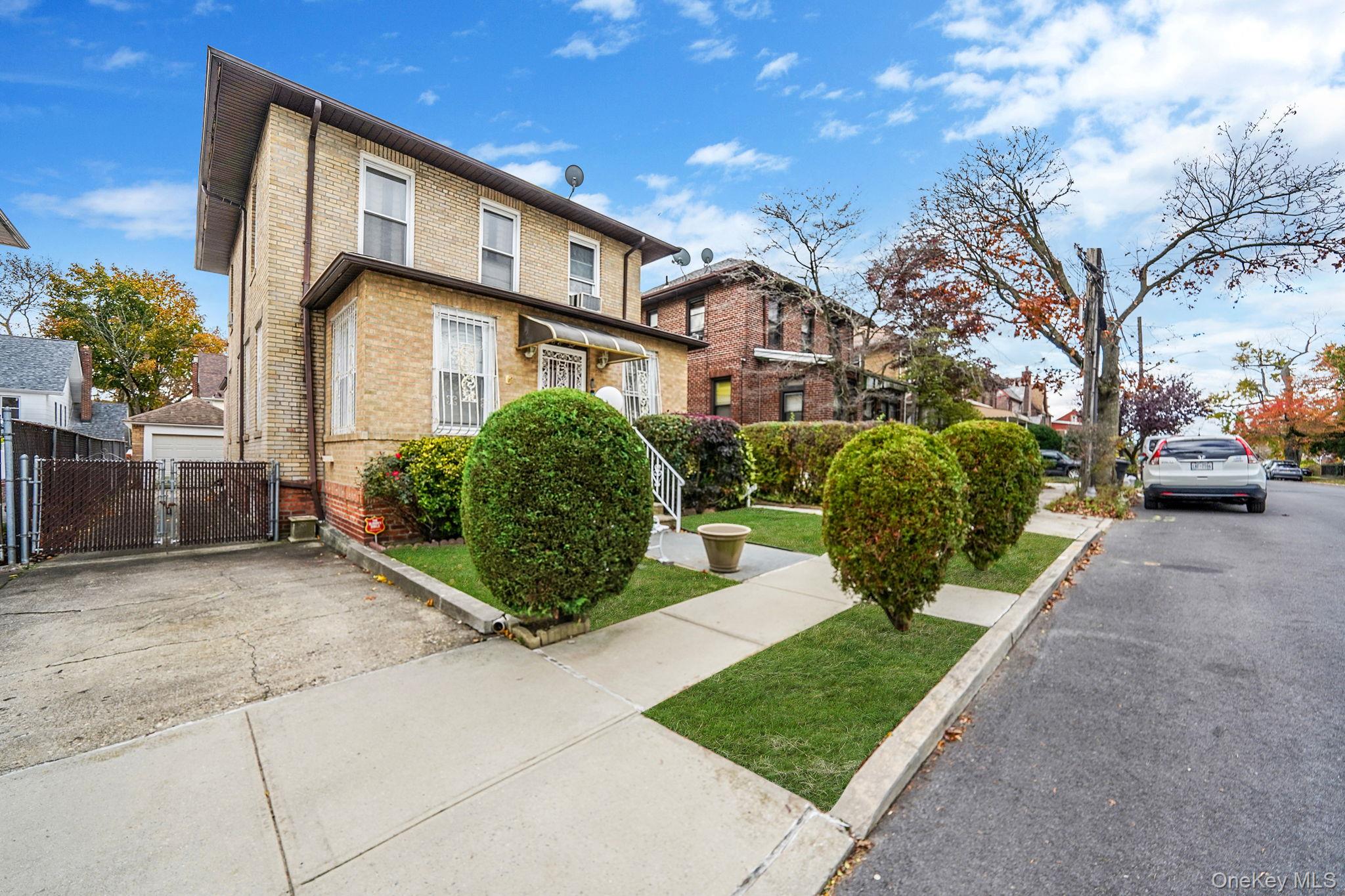 #2 photo, 18832 114th Drive, Saint Albans , NY 11412