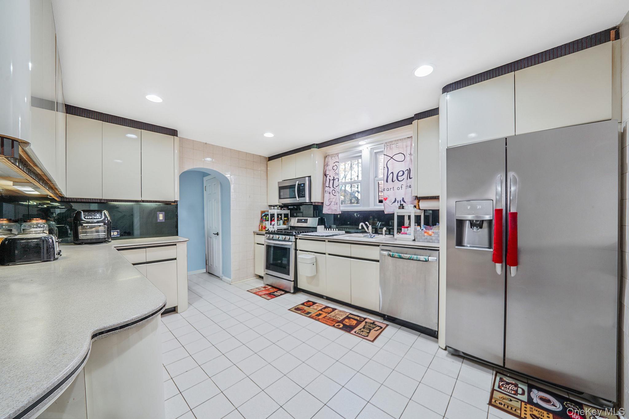 #9 photo, 18832 114th Drive, Saint Albans , NY 11412