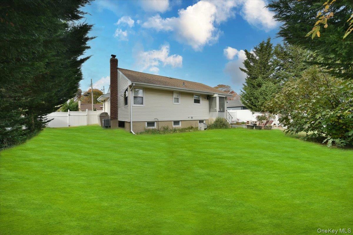 #5 photo, 2203 Washington Street, Merrick , NY 11566