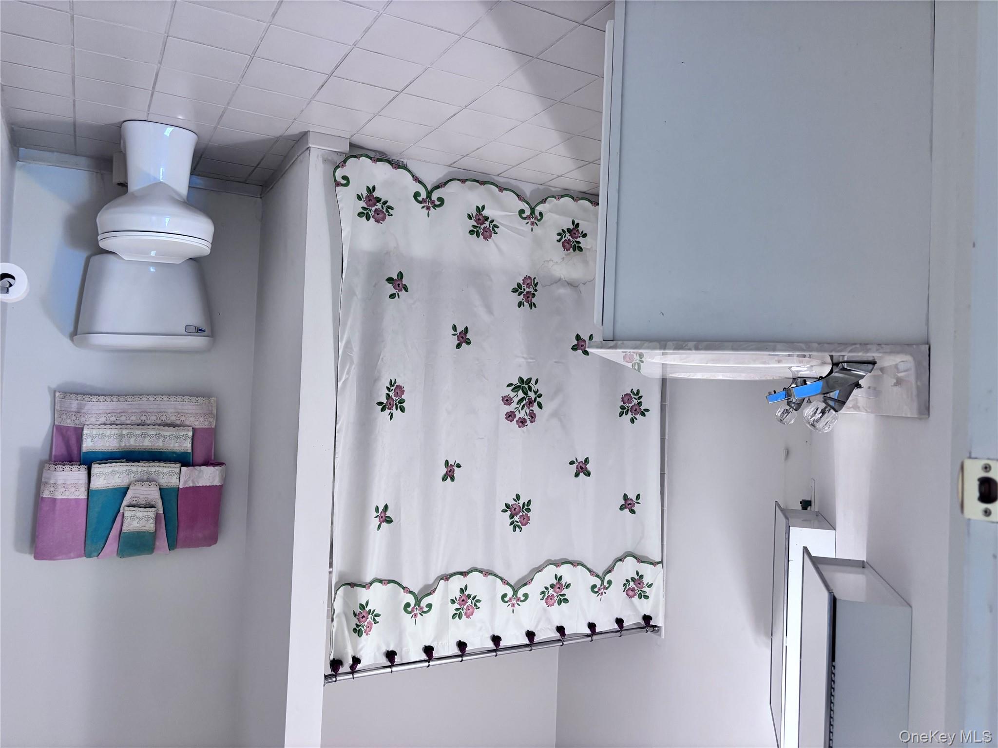 #11 photo, 816 Narragansett Villas Drive, Lindenhurst , NY 11757