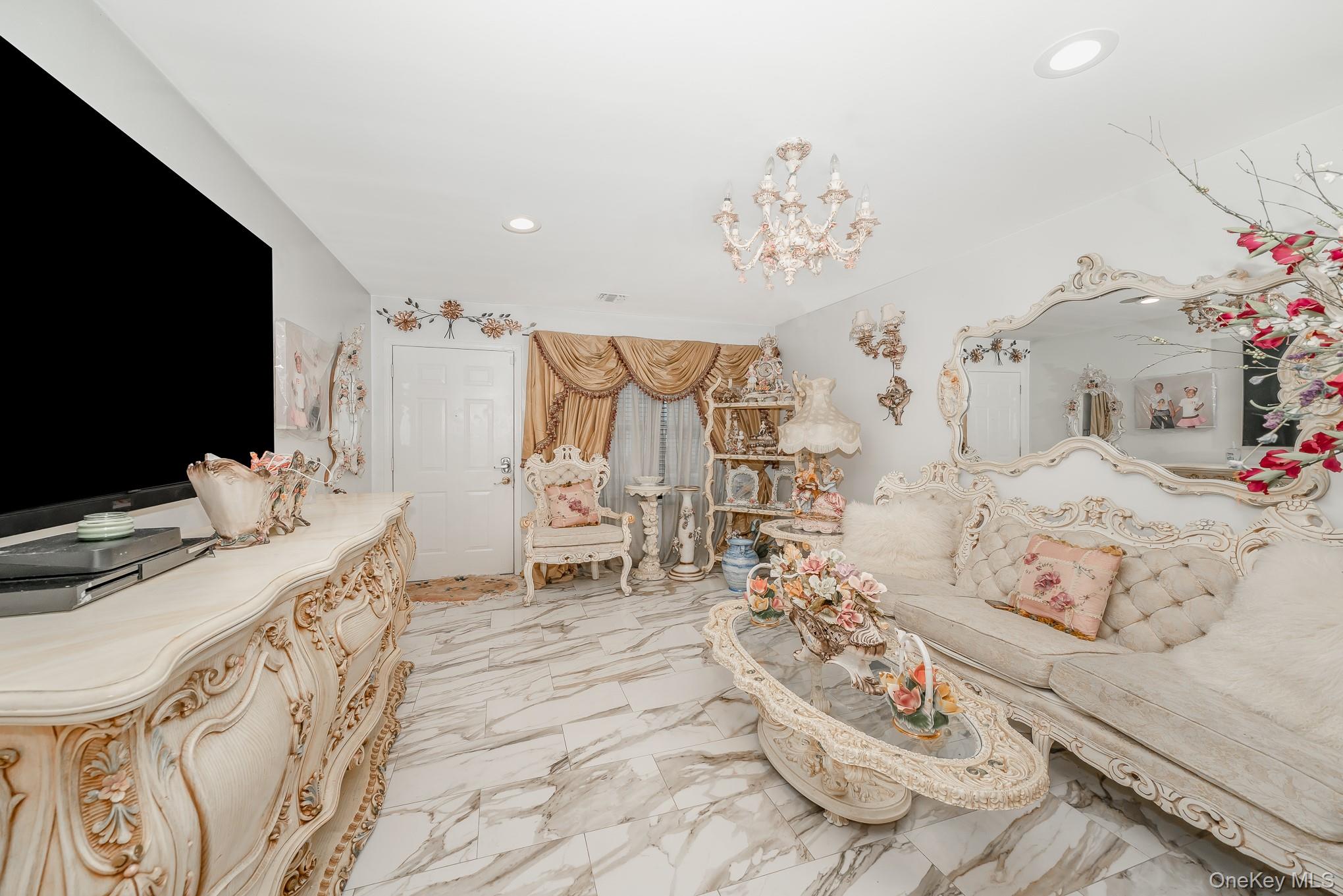 #9 photo, 5 Northwood Boulevard, سوفولك Central Islip , NY 11722