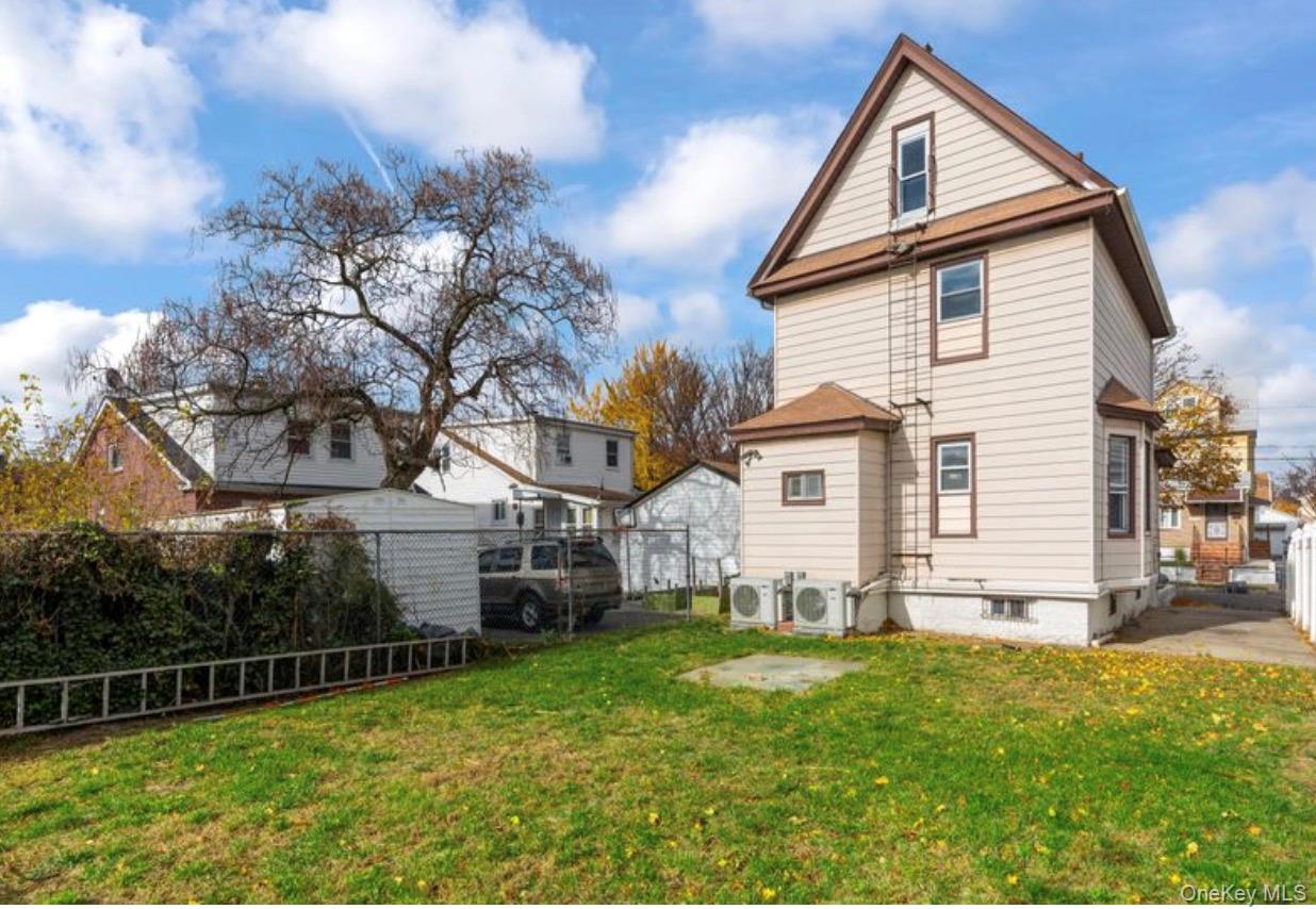 #4 photo, 153-12 122nd Avenue, Jamaica , NY 11434