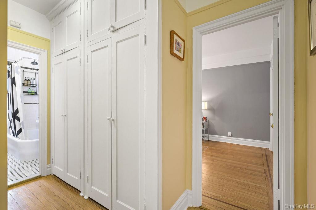 #18 photo, 43 Calton Road, New Rochelle , NY 10804