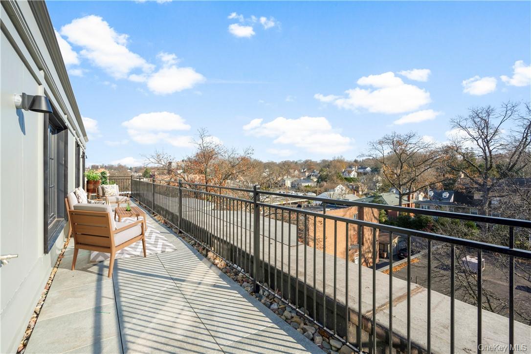 #11 photo, 139 Fifth Avenue, Pelham , NY 10803