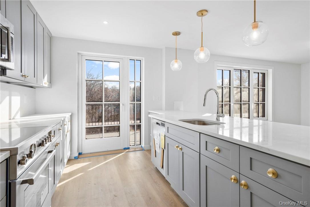 #12 photo, 139 Fifth Avenue, Pelham , NY 10803