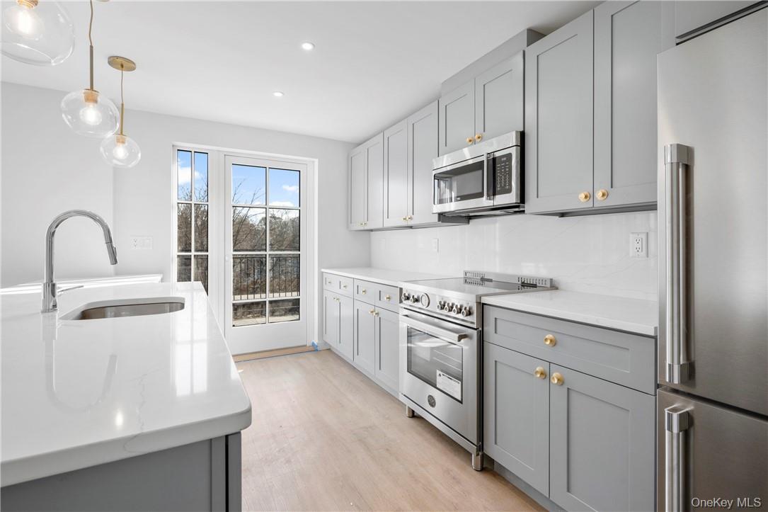 #14 photo, 139 Fifth Avenue, Pelham , NY 10803