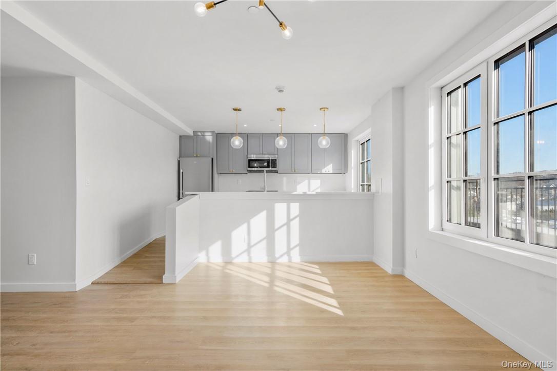 #5 photo, 139 Fifth Avenue, Pelham , NY 10803